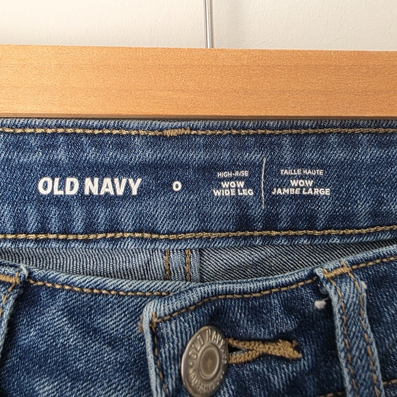 Old Navy Women's Straight Leg Blue Jeans - Picture 3 of 9